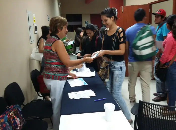 Estudiantes certificandose en a1