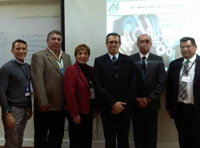 equipo de capacitadores a1